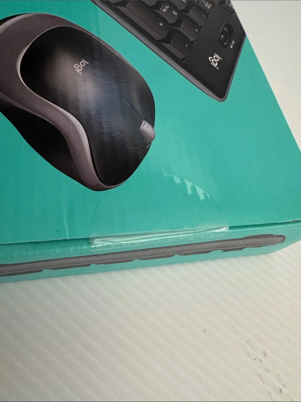 Logitech MK270 Wireless Keyboard & Mouse Combo - Black on Teal Packaging